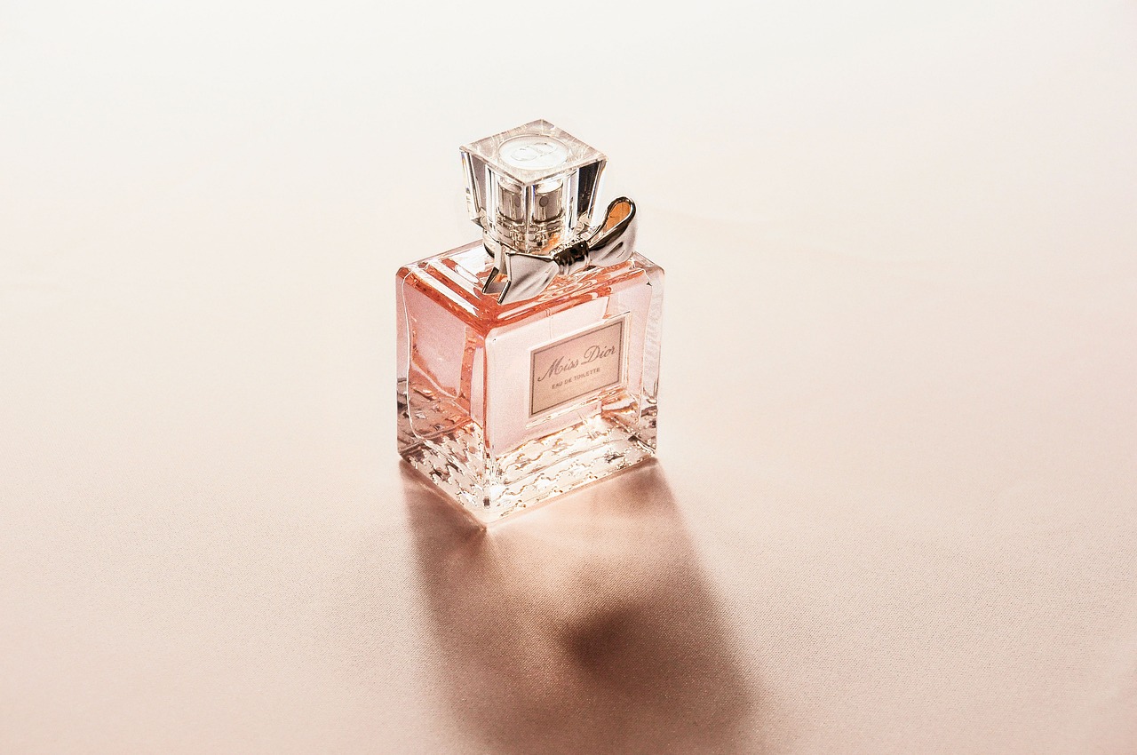 Dior predstavlja novu verziju kultnog parfema Miss Dior za savremene žene – Dior Miss Dior parfem