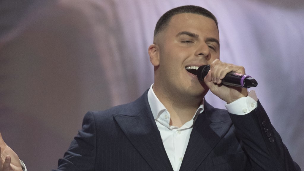 Mervan Mehmedović osvojio finale Pinkovih zvezda emotivnim baladama (VIDEO)