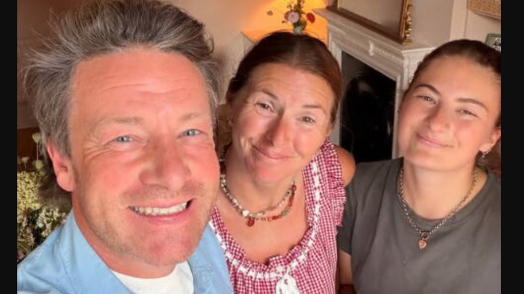 Popi Hani Oliver verena nakon pet godina veze: Džejmi i Džuls proslavili veridbu na Instagramu