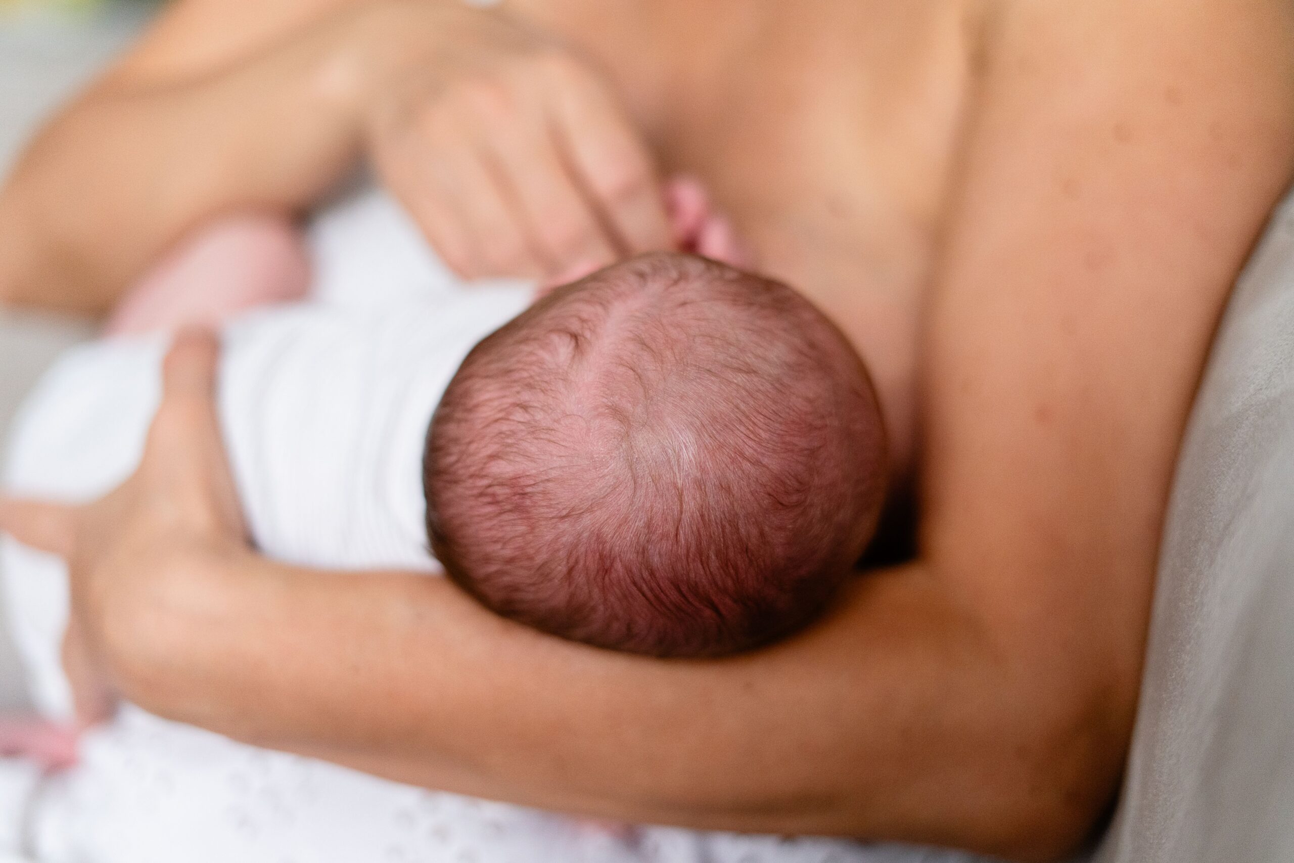 Razumeti postporođajnu psihozu: Uvidi iz najnovijeg izdanja 'Healthful' – postporođajna psihoza