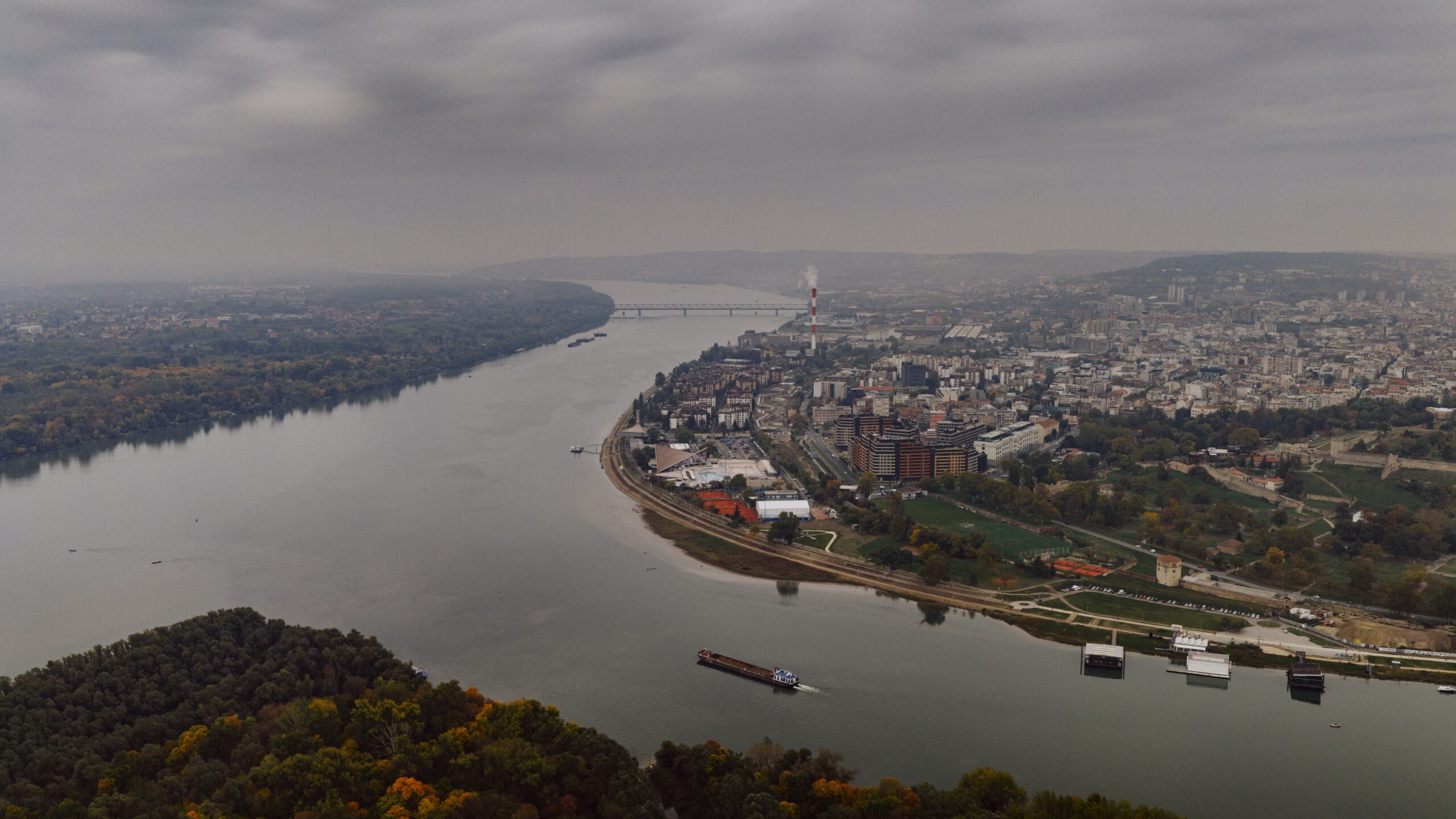Vodostaj Dunava pao na -167 centimetara, kritična situacija za plovidbu i poljoprivredu – pad vodostaja Dunava