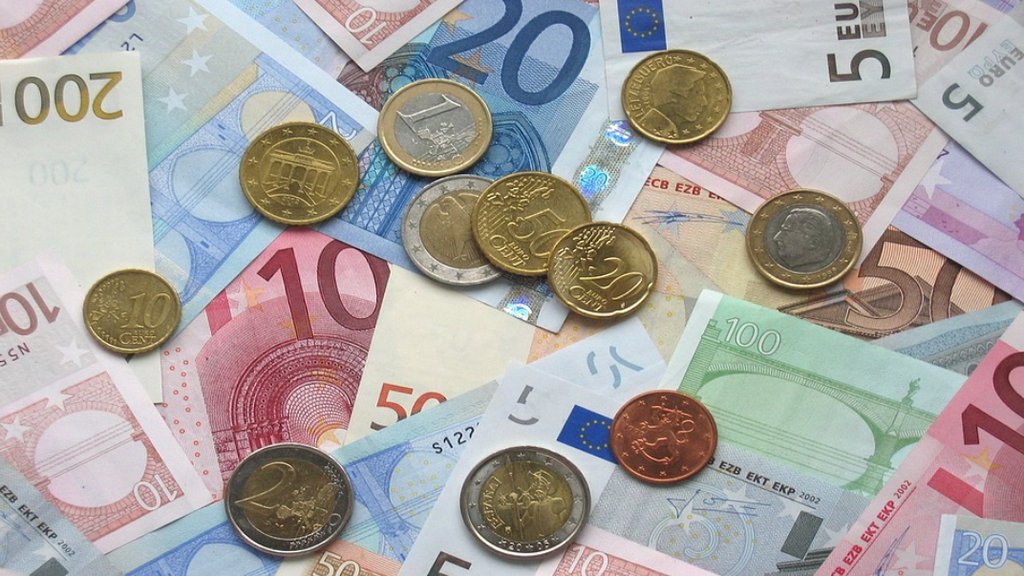 Zvanični kurs dinara prema evru i dolaru: Koliko danas vredi vaša valuta