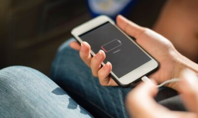 Da li je bezbedno koristiti telefon dok se puni: Šta kažu stručnjaci i šta zaista šteti bateriji – korišćenje telefona dok se puni