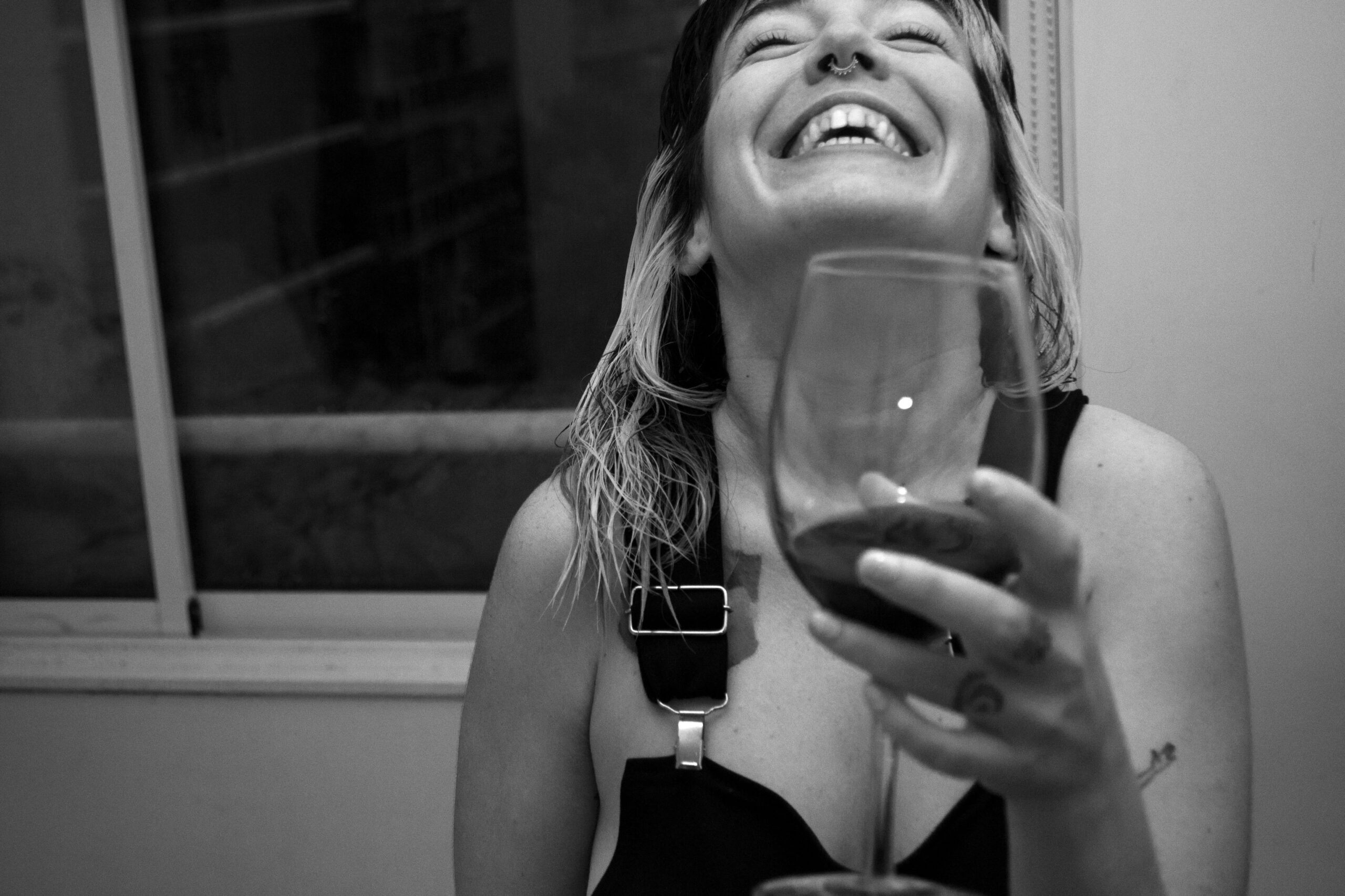 Kako čaša vina utiče na ženski mozak i kvalitet sna