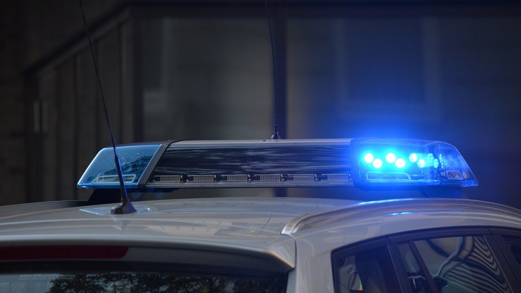 Mladić izboden nožem ispred Bigz-a: Potera policije posle sukoba – napad nožem u Beogradu