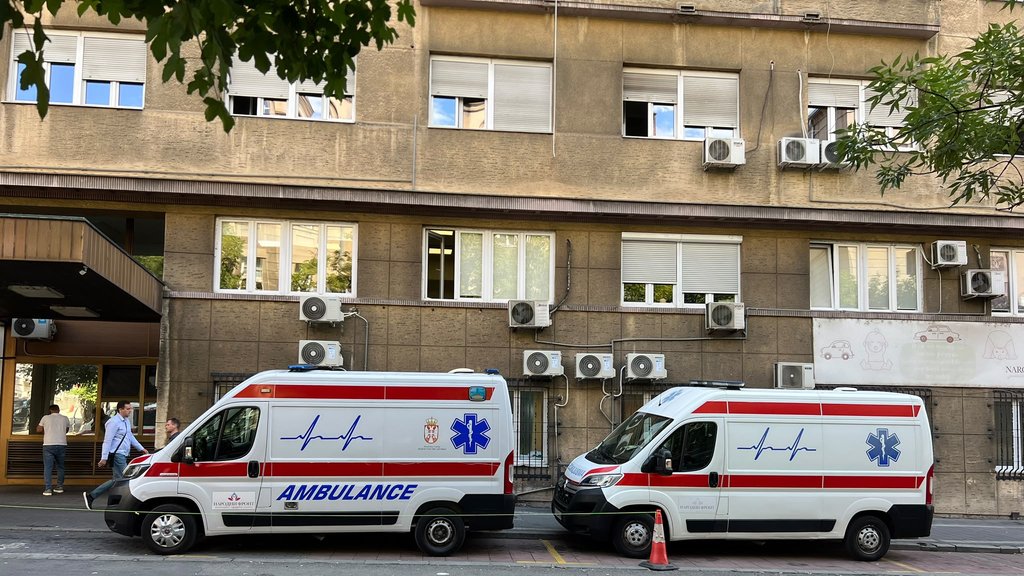 Tri saobraćajne nezgode u Beogradu tokom noći, četiri osobe lakše povređene