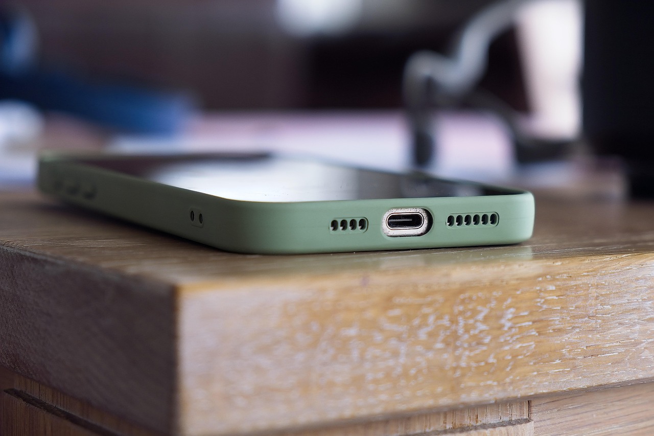 USB-C port na telefonu omogućava više od običnog punjenja uređaja
