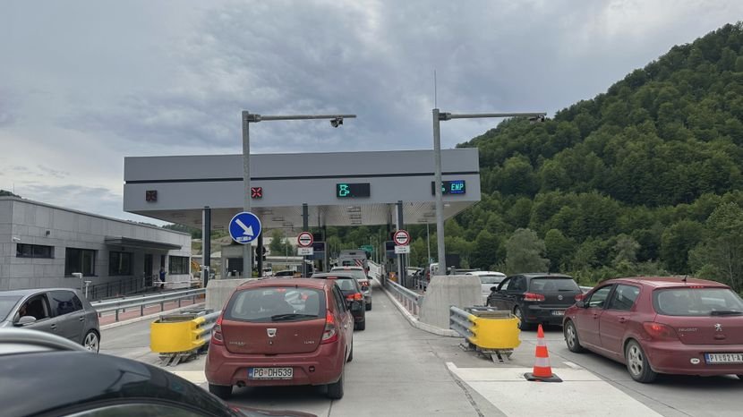 Gužve na graničnim prelazima: Gde putnici najduže čekaju ovog vikenda