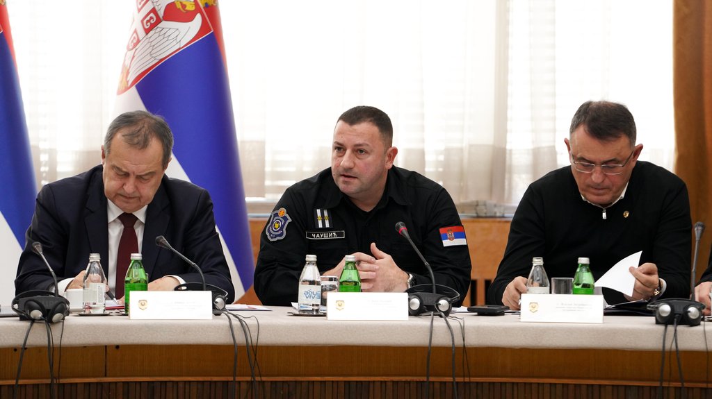 Požar na Deliblatskoj peščari: Situacija se smiruje, dežurstva vatrogasaca nastavljena