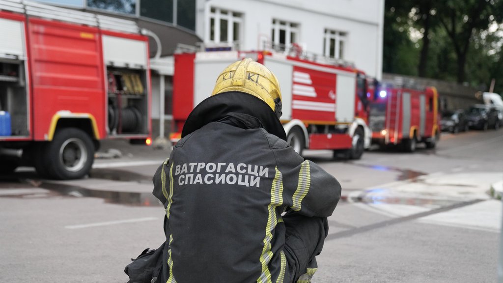 Požar zahvatio kuću u Kaluđerici: Dim prekrio deo Beograda – požar u Kaluđerici