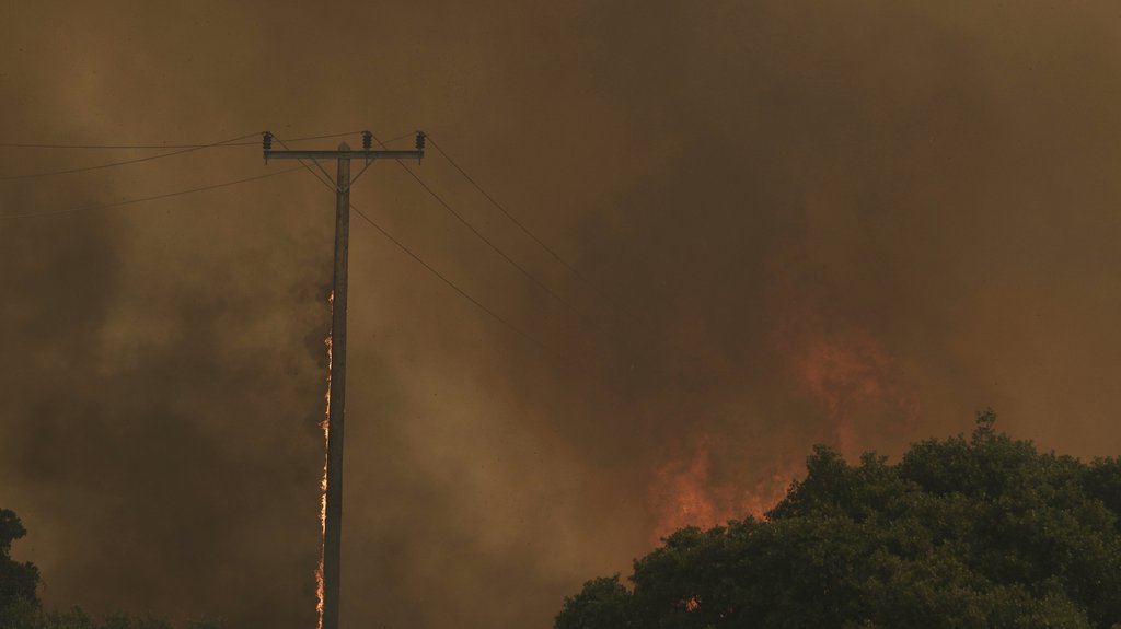 Crveni alarm zbog požara u Atici i još šest oblasti u Grčkoj