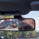 Da li je greh držati krst na retrovizoru automobila: Mišljenje sveštenika i bezbednosni aspekti