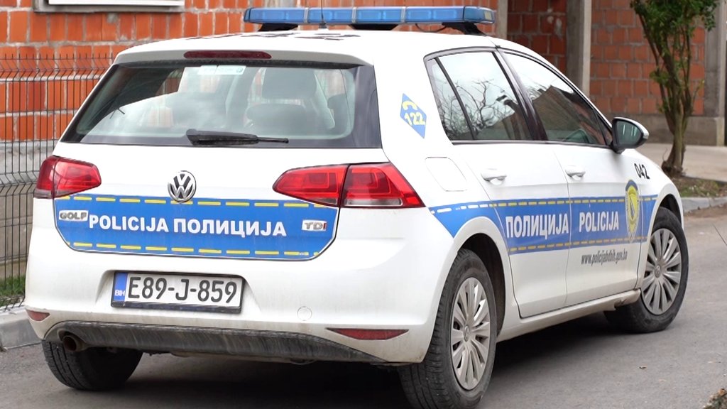 Fizički napad na graničnom prelazu Karakaj, policajka povređena tokom incidenta – napad u Zvorniku