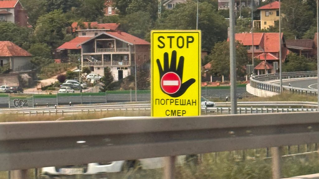Kamion u kontra smeru na putu Šabac-Loznica: Brza reakcija policije sprečila nesreću