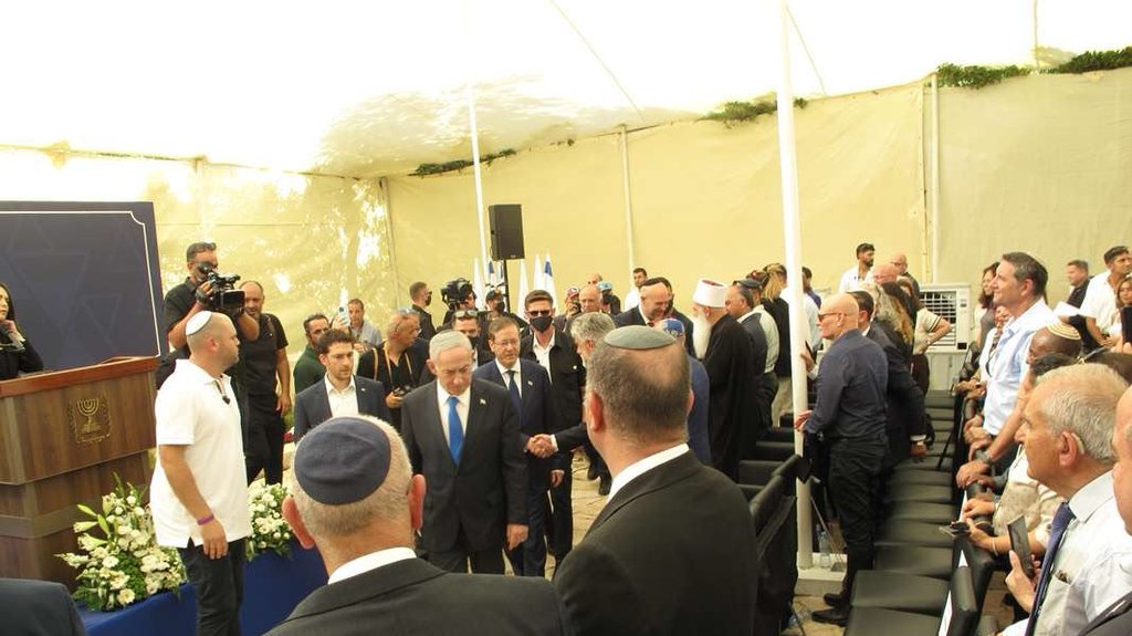 Posmrtni ostaci babe i dede Teodora Hercla preneti iz Zemuna u Jerusalim – prenos posmrtnih ostataka iz Zemuna u Jerusalim