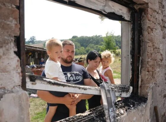 Požar progutao dom Pavlovića kod Gornjeg Milanovca: Borba za novi krov pre zime – požar progutao dom porodice Pavlović