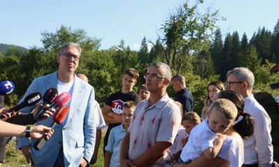 Predsednik Srbije posetio Radijeviće, građani izrazili podršku Vučiću – poseta Vučića Radijevićima