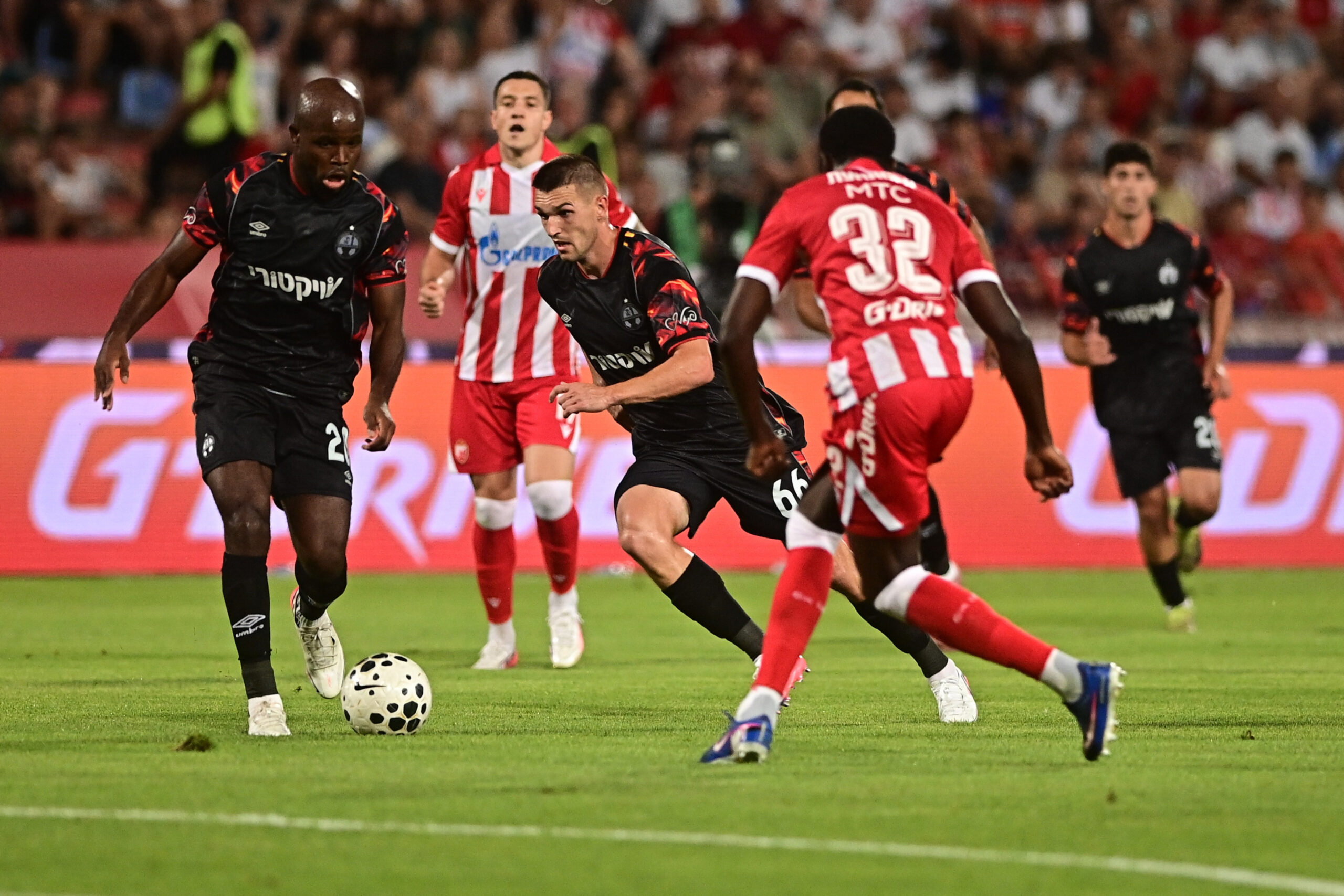 Navijači Crvene zvezde podigli glas: Marakana odjekuje porukom upravi – Crvena zvezda Hapoel Liga šampiona