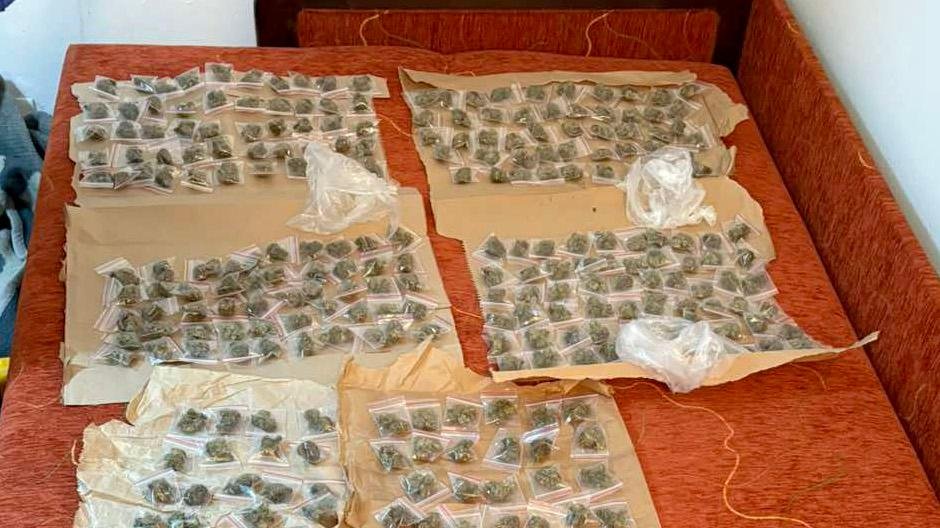 Maloletnik uhapšen na Čukarici: Policija pronašla tri kilograma marihuane u stanu