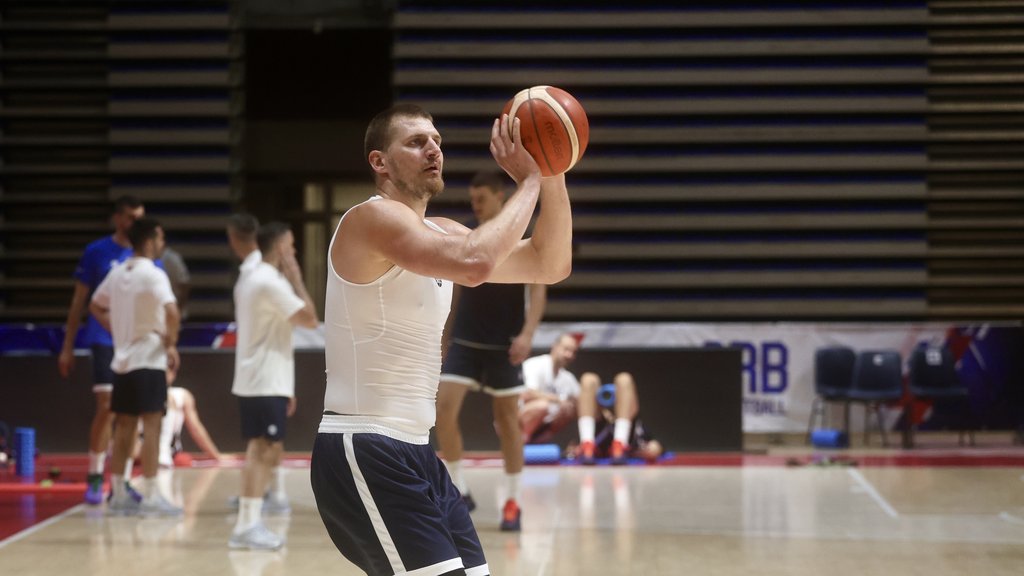 Nikola Jokić iznenadio frizera u Somboru nesvakidašnjim poklonom – poklon Nikole Jokića frizeru u Somboru