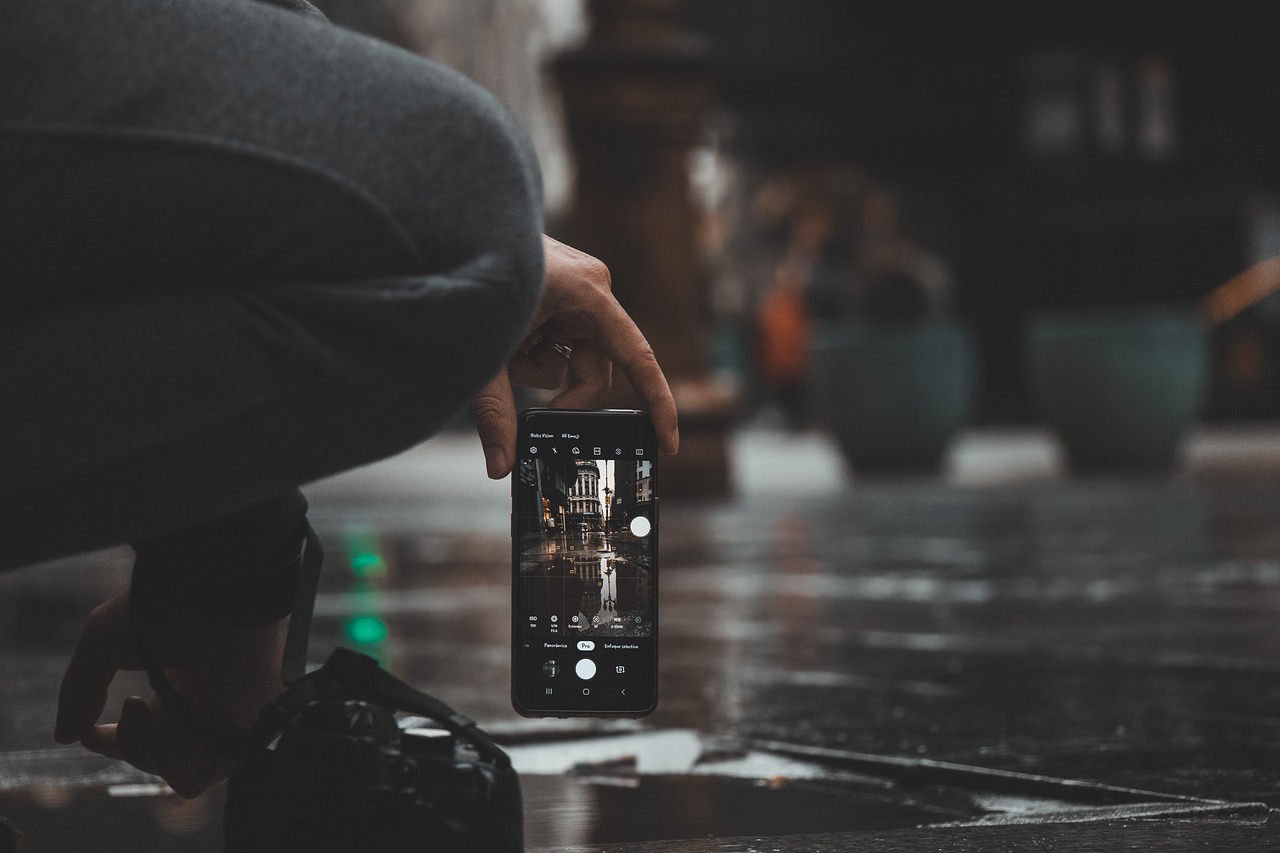 Pixel 11 Pro i Galaxy S26 Ultra: Poređenje kamera, ekrana i baterije