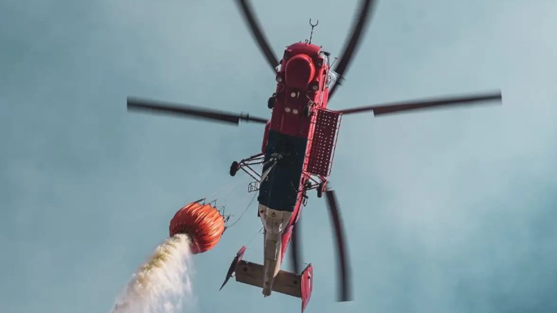 Požar na Stolovima: Već peti dan borbe, helikopter Vojske Srbije u akciji