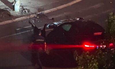 Saobraćajna nesreća na Savskom vencu: Automobil udario u banderu, povređena dvojica