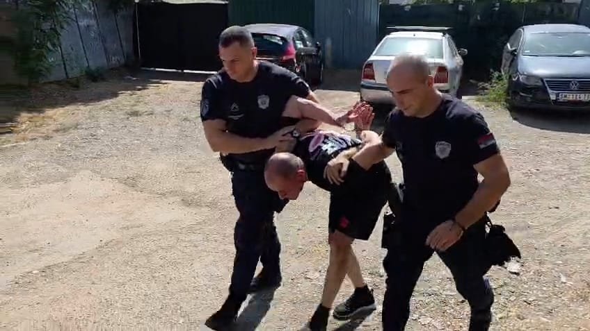 Serija razbojništava u Novom Sadu: Policija brzo uhapsila osumnjičenog – napad u Novom Sadu