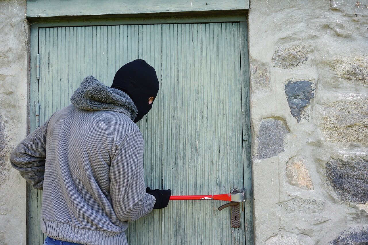 thief, burglary, break into, robber's hat, crowbar, masquerade, burglar, thief, thief, thief, thief, thief, burglary