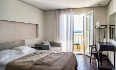 to travel, hotel room, hotel, room, bed, inner space, business, relaxation, vacations, accommodation, suite, tourist, room hotel, double bed, sleep, pension, bedspread, resort, tourism, hotel room, hotel room, hotel room, hotel, hotel, hotel, hotel, hotel, accommodation