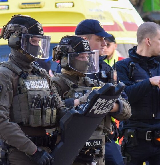 Kamion sa pšenicom zaustavljen u Sloveniji: Srbin vozio čak 99 migranata – prevoz migranata u Sloveniji