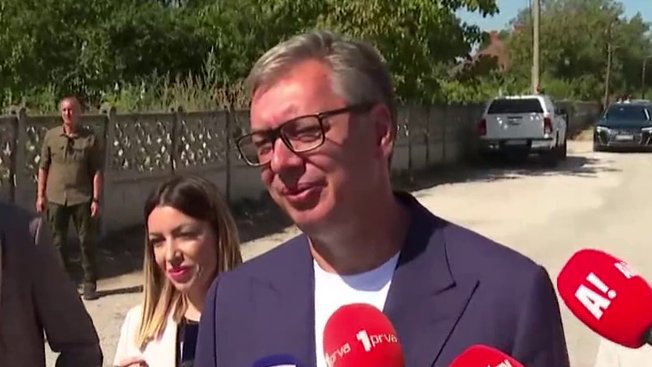 Predsednik Srbije najavljuje povećanje minimalca, država preuzima deo tereta