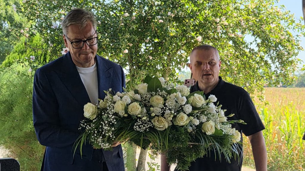 Predsednik Srbije Aleksandar Vučić odao počast Draganu Markoviću Palmi u Končarevu