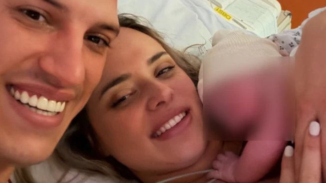 TEŽAK POROĐAJ I OZBILJNE KOMPLIKACIJE: Anđela Milivojević otkrila kroz šta je prošla u porodilištu (FOTO)