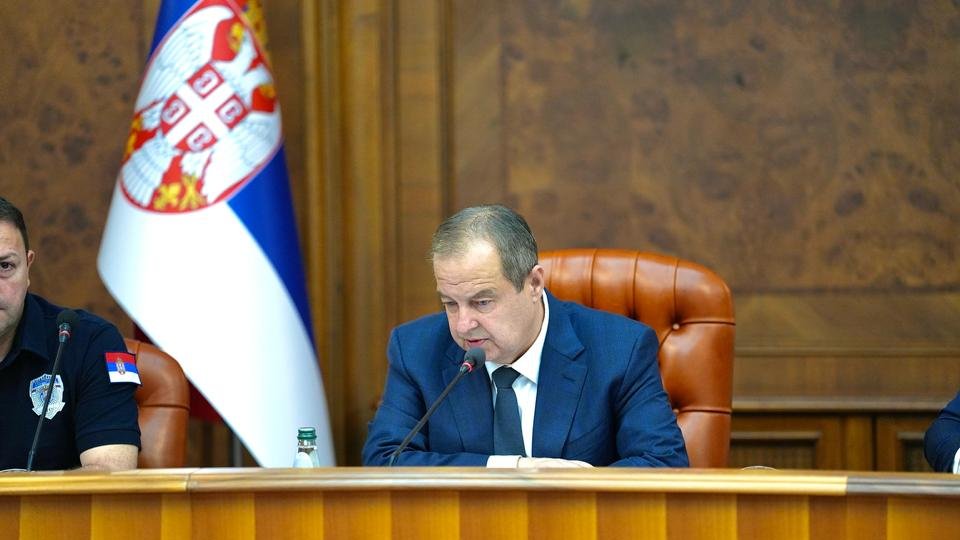 Vanredno zasedanje zbog toplotnog talasa: 31 požar aktivan, Deliblatska peščara najugroženija