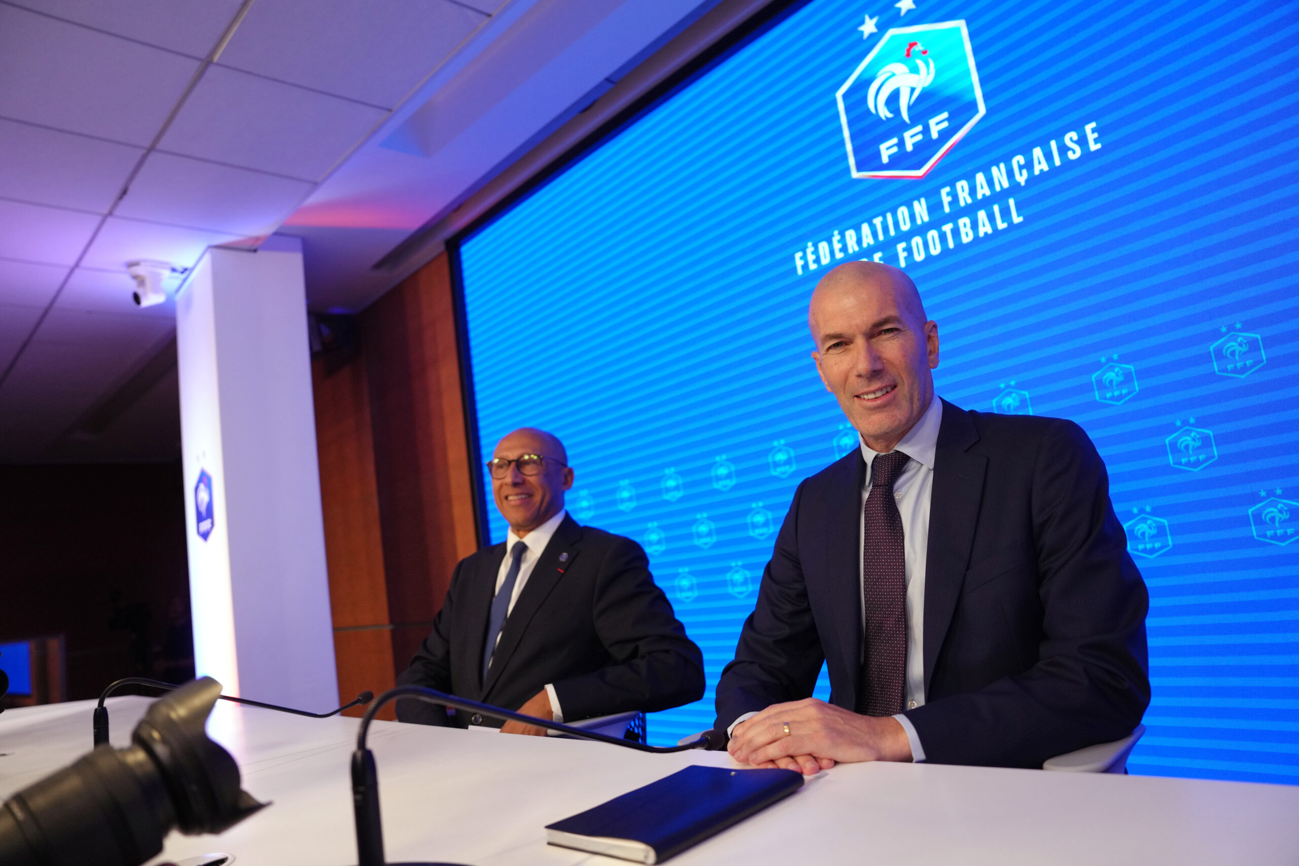 Zinedin Zidan gradi stručni štab Francuske: Barthez postaje ključna podrška u novom projektu