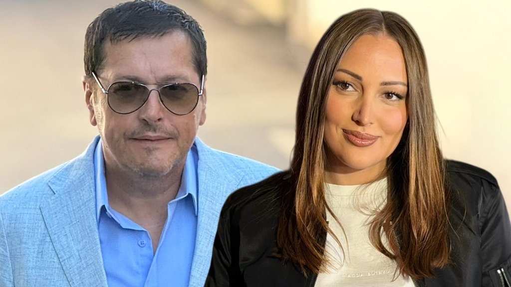 ACU PEJOVIĆA MUČI PROŠLOST, A KUMSTVO GA VEŽE ZA PRIJOVIĆKU: Pevač otkrio zbog čega mu ćerke nedostaju i šta ga najviše raduje u privatnom životu (FOTO) – Aco Pejović porodica