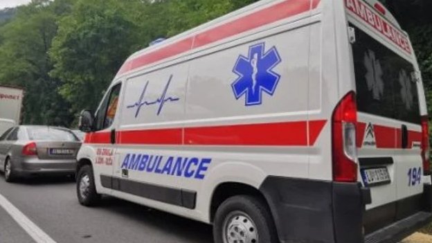 Dečak teško povređen na Trošarini: Automobil ga udario, Hitna pomoć reagovala – nesreća na Trošarini