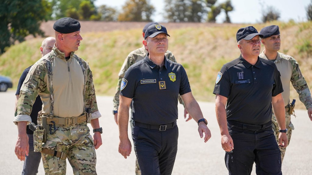 Direktor policije obišao SAJ: Podrška elitnoj jedinici za bezbednost Srbije – Specijalna antiteroristička jedinica