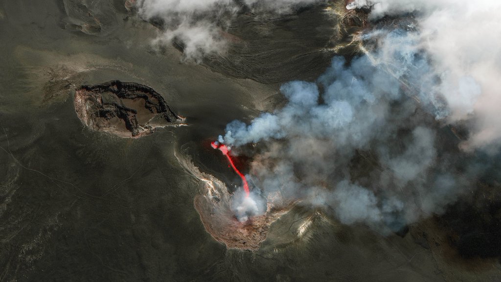 Erupcija vulkana Etna obustavila letove na aerodromu u Kataniji do subote
