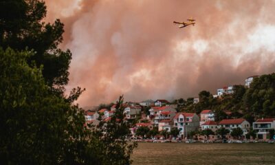 Požar u Omišu: Ambasada Srbije saopštila da među povređenima nema naših državljana