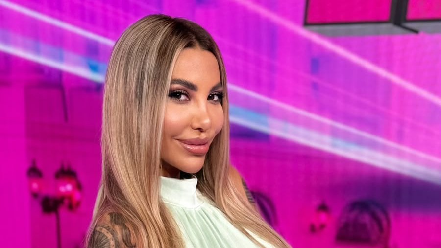 PROBLEMI SA DRUŠTVENIM MREŽAMA NE PRESTAJU: Aneli Ahmić ponovo ostala bez Instagram profila, fanovi pružaju podršku (FOTO) – problemi sa društvenim mrežama Aneli Ahmić