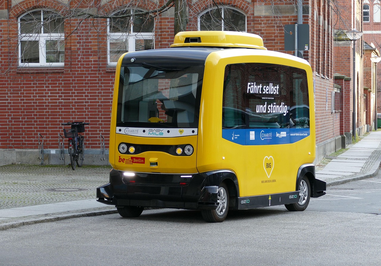 Uber i Pony.ai uvode 2.000 autonomnih taksija na evropsko tržište – robotaksi mreže u Evropi
