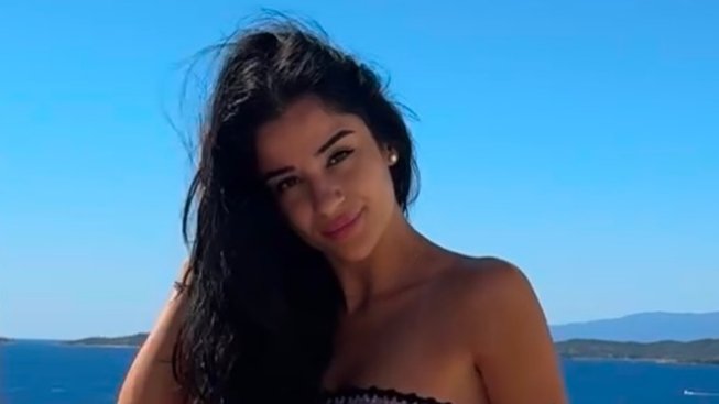 ZAPAŽENA TRANSFORMACIJA MARINE GAGIĆ: Fotografije u haljini sa prorezima izazvale pozitivne reakcije (FOTO) – Marina Gagić Instagram