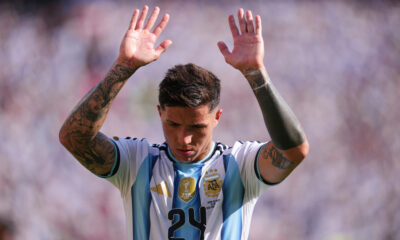 Enzo Fernandez podelio Stamford Bridž: Navijači Chelseaja reagovali burno na povratak Argentinca – podeljene emocije na Stamford Bridžu