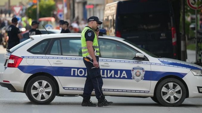 Muškarac teško povređen u napadu nožem: Incident u garaži na Novom Beogradu – napad nožem u Beogradu