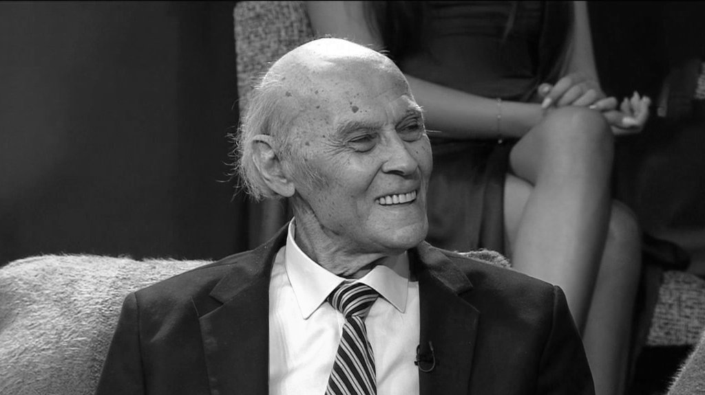 POSLE OPROŠTAJA OSTALI SAMO CVETOVI: Grob Andrije Bajića nakon četrdesetodnevnog pomena u Aleji zaslužnih građana (FOTO)