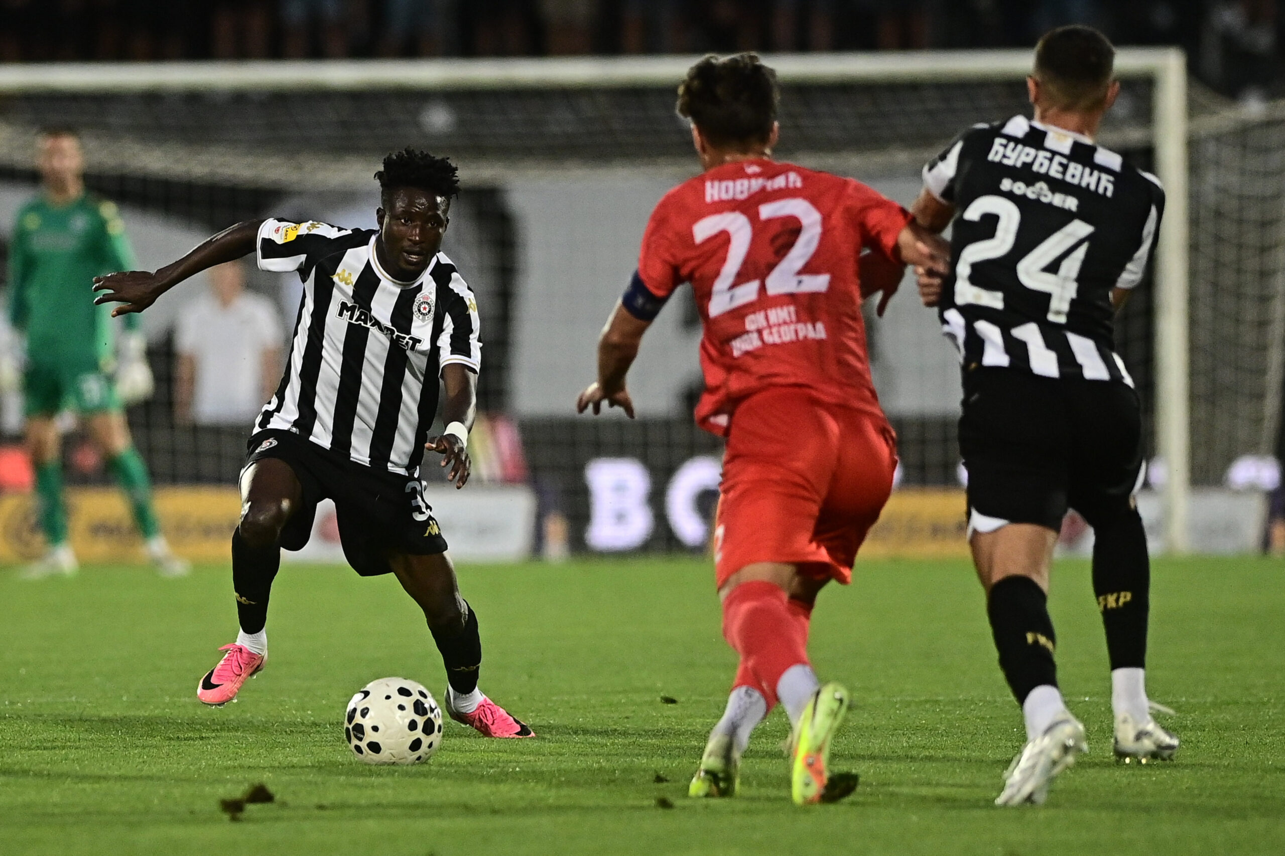 IMT i Radnički iz Niša remizirali 0:0: Drama u nadoknadi i promašen penal posle VAR-a