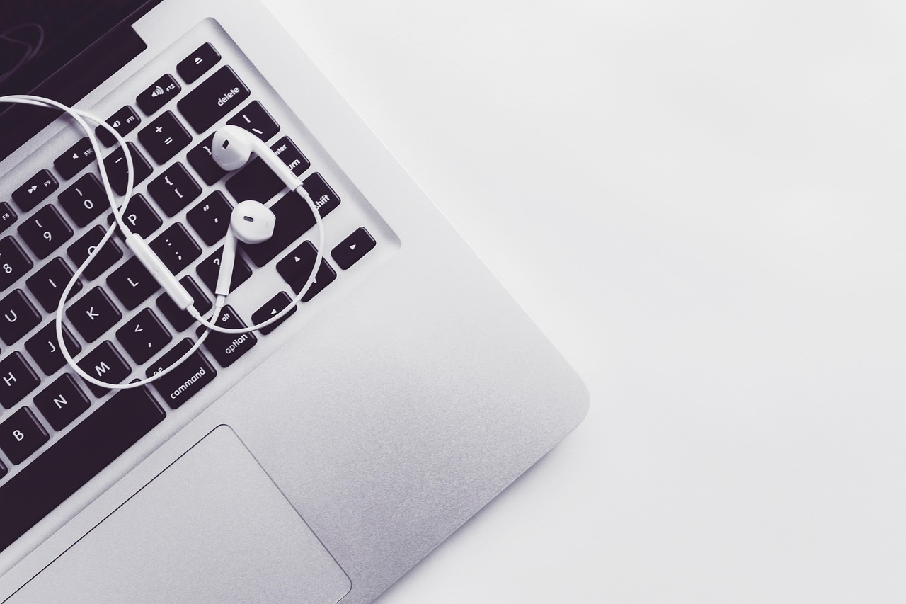 MacBook Pro M5 ostaje popularan i posle povećanja cene: Vredi li kupovina? – MacBook Pro M5 cena