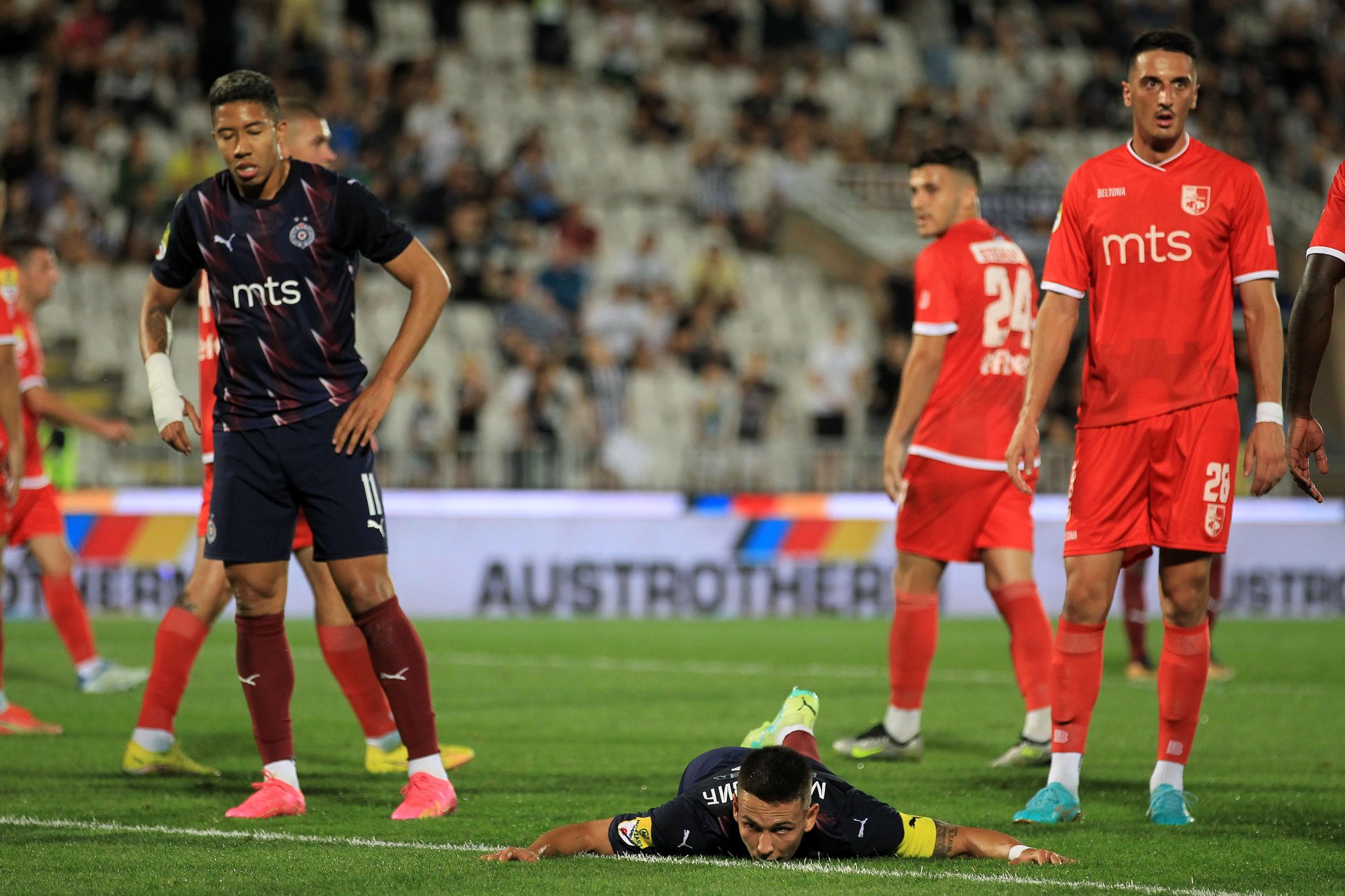 Partizan poražen od Radničkog 0:1: Podrška navijača Saši Iliću i igračima pred Hetafe
